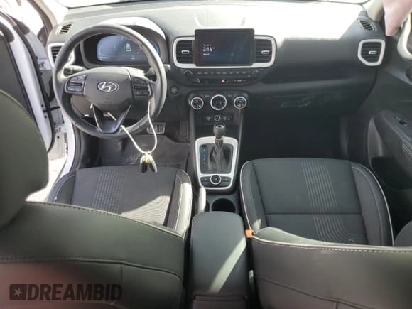 ✅ 2024 Hyundai Venue Limited • VIN: KMHRC8A32RU323800 • Lot: 44541095. Wystawiony na Copart z przebiegiem 2 568 mil. Bezpłatny archiwum sprzedaży aukcyjnych z USA i szczegółowy raport historii pojazdu na DreamBid. Zdjęcie 8.