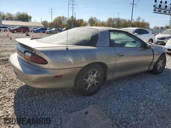 2002 Chevrolet Camaro z VIN 2G1FP22K422119101, wystawiony jako Copart lot #77315824 z przebiegiem 187 094 mil mil oraz Szkoda całkowita • Salvage title. Historia ofert i sprzedaży dostępna na DreamBid. Obrazek 3.