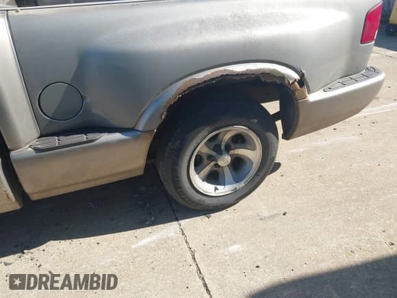 ✅ 2001 Chevrolet S-10 • VIN: 1GCCS14W018229325 • Lot: 43609481. Listed on IAAI with 258,395 mi. Free auction sales archive from the USA and detailed vehicle history report at DreamBid. Image 6.