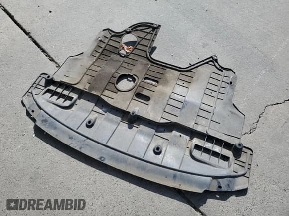 ✅ 2018 Kia Forte LX • VIN: 3KPFK4A70JE209044 • Лот: 82386545. Опубликован ранее на Copart с пробегом 104 010 миль. Бесплатный доступ к архиву аукционных продаж из США и подробный отчёт об истории автомобиля на DreamBid. Изображение 12.