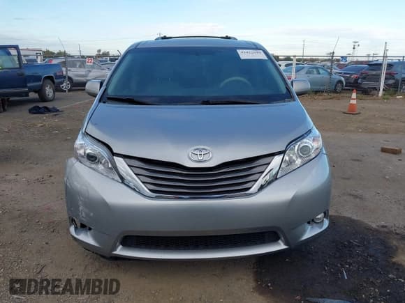 ✅ 2012 Toyota Sienna XLE AAS • VIN: 5TDYK3DC4CS179423 • Lot: 43422649. Listed on IAAI with 131,060 mi. Free auction sales archive from the USA and detailed vehicle history report at DreamBid. Image 12.