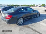 ✅ 2013 Mercedes-Benz C 250 • VIN: WDDGJ4HB5DG085073 • Lot: 41696760. Wystawiony na IAAI z przebiegiem 196 802 mil. Bezpłatny archiwum sprzedaży aukcyjnych z USA i szczegółowy raport historii pojazdu na DreamBid. Zdjęcie 4.