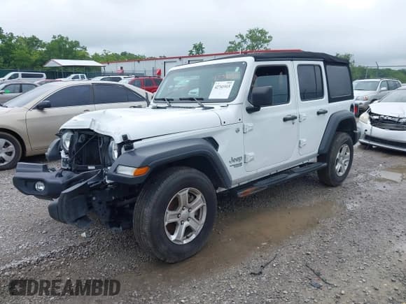 ✅ 2020 Jeep Wrangler Unlimited Freedom • VIN: 1C4HJXDG2LW248199 • Lot: 42741915. Wystawiony na IAAI z przebiegiem 35 098 mil. Bezpłatny archiwum sprzedaży aukcyjnych z USA i szczegółowy raport historii pojazdu na DreamBid. Zdjęcie 19.