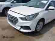 2019 Hyundai Accent SE z VIN 3KPC24A35KE060275, wystawiony jako IAAI lot #42450114 z przebiegiem 14 224 mil mil oraz . Historia ofert i sprzedaży dostępna na DreamBid. Obrazek 6.
