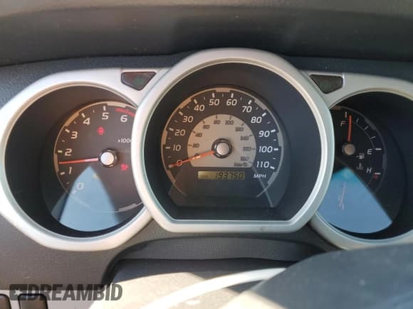 ✅ 2005 Toyota 4Runner SR5 Sport • VIN: JTEBU14R150063736 • Лот: 86176105. Опубликован ранее на Copart с пробегом 193 750 миль. Бесплатный доступ к архиву аукционных продаж из США и подробный отчёт об истории автомобиля на DreamBid. Изображение 9.