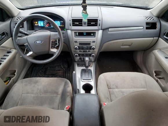 ✅ 2011 Ford Fusion Hybrid • VIN: 3FADP0L38BR335499 • Lot: 90818935. Wystawiony na Copart z przebiegiem 129 544 mil. Bezpłatny archiwum sprzedaży aukcyjnych z USA i szczegółowy raport historii pojazdu na DreamBid. Zdjęcie 8.