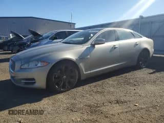 ✅ 2014 Jaguar XJ Portfolio • VIN: SAJWJ2GD9E8V63487 • Lot: 92242905. Wystawiony na Copart z przebiegiem Nie podano. Bezpłatny archiwum sprzedaży aukcyjnych z USA i szczegółowy raport historii pojazdu na DreamBid. Zdjęcie 1.