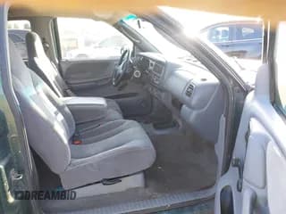 ✅ 2000 Dodge Dakota • VIN: 1B7GL22X3YS547193 • Lot: 42073887. Wystawiony na IAAI z przebiegiem 115 429 mil. Bezpłatny archiwum sprzedaży aukcyjnych z USA i szczegółowy raport historii pojazdu na DreamBid. Zdjęcie 5.