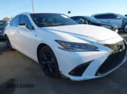 ✅ 2022 Lexus ES 300h F Sport • VIN: 58AGA1C12NU021975 • Лот: 40917172. Опубликован ранее на IAAI с пробегом 38 054 миль. Бесплатный доступ к архиву аукционных продаж из США и подробный отчёт об истории автомобиля на DreamBid. Изображение 1.
