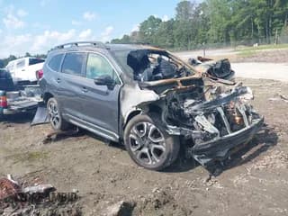 ✅ 2023 Subaru Ascent Limited • VIN: 4S4WMAND5P3457844 • Lot: 42893645. Wystawiony na IAAI z przebiegiem Nie podano. Bezpłatny archiwum sprzedaży aukcyjnych z USA i szczegółowy raport historii pojazdu na DreamBid. Zdjęcie 1.