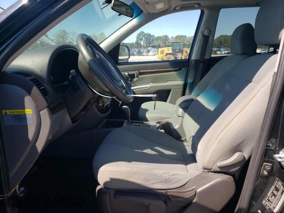 ✅ 2010 Hyundai Santa Fe GLS • VIN: 5NMSG3AB4AH393427 • Лот: 82356455. Опубликован ранее на Copart с пробегом 177 919 миль. Бесплатный доступ к архиву аукционных продаж из США и подробный отчёт об истории автомобиля на DreamBid. Изображение 7.