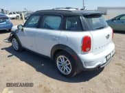 ✅ 2016 MINI Countryman S • VIN: WMWZC3C54GWT08011 • Lot: 42274242. Wystawiony na IAAI z przebiegiem 99 183 mil. Bezpłatny archiwum sprzedaży aukcyjnych z USA i szczegółowy raport historii pojazdu na DreamBid. Zdjęcie 3.