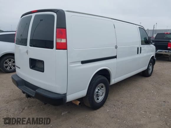 ✅ 2016 Chevrolet Express Cargo • VIN: 1GCWGAFG1G1311277 • Lot: 41526395. Listed on IAAI with 216,954 mi. Free auction sales archive from the USA and detailed vehicle history report at DreamBid. Image 4.