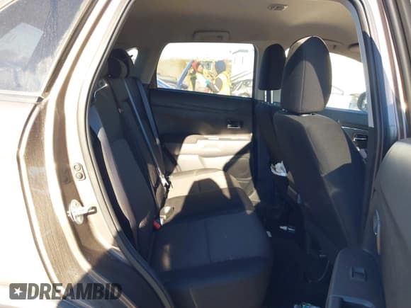 ✅ 2019 Mitsubishi Outlander ES • VIN: JA4AP3AU5KU014081 • Lot: 43539369. Listed on IAAI with 70,542 mi. Free auction sales archive from the USA and detailed vehicle history report at DreamBid. Image 8.