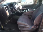 ✅ 2018 Chevrolet Silverado 1500 LT • VIN: 1GCVKREC6JZ318936 • Lot: 84595185. Wystawiony na Copart z przebiegiem 125 631 mil. Bezpłatny archiwum sprzedaży aukcyjnych z USA i szczegółowy raport historii pojazdu na DreamBid. Zdjęcie 7.