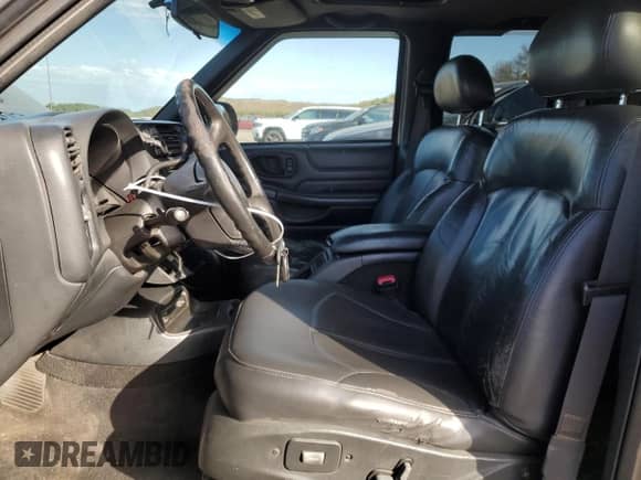 2000 Chevrolet Blazer LT с VIN 1GNDT13W9Y2101950, выставлен на аукционе Copart как лот 75248194 с пробегом 241 827 миль миль и Чистый • Clean title. История ставок и продаж доступна на DreamBid. Изображение 7.