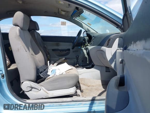 ✅ 2008 Hyundai Accent GS • VIN: KMHCM36C58U060618 • Лот: 41808287. Опубликован ранее на IAAI с пробегом 200 644 миль. Бесплатный доступ к архиву аукционных продаж из США и подробный отчёт об истории автомобиля на DreamBid. Изображение 5.