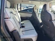 ✅ 2023 Rivian R1S Adventure • VIN: 7PDSGABA2PN023821 • Lot: 86901275. Wystawiony na Copart z przebiegiem 18 214 mil. Bezpłatny archiwum sprzedaży aukcyjnych z USA i szczegółowy raport historii pojazdu na DreamBid. Zdjęcie 11.