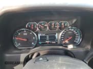 ✅ 2018 Chevrolet Suburban Premier • VIN: 1GNSCJKCXJR235829 • Lot: 74817724. Wystawiony na Copart z przebiegiem 90 067 mil. Bezpłatny archiwum sprzedaży aukcyjnych z USA i szczegółowy raport historii pojazdu na DreamBid. Zdjęcie 9.