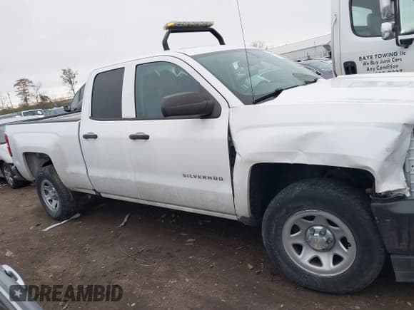 ✅ 2019 Chevrolet Silverado 1500 Work Truck • VIN: 2GCRCNEC8K1201795 • Lot: 43658639. Wystawiony na IAAI z przebiegiem 184 885 mil. Bezpłatny archiwum sprzedaży aukcyjnych z USA i szczegółowy raport historii pojazdu na DreamBid. Zdjęcie 13.