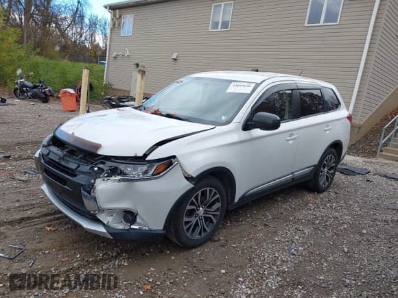 ✅ 2016 Mitsubishi Outlander SE • VIN: JA4AZ3A30GZ034797 • Lot: 43603646. Wystawiony na IAAI z przebiegiem 220 880 mil. Bezpłatny archiwum sprzedaży aukcyjnych z USA i szczegółowy raport historii pojazdu na DreamBid. Zdjęcie 2.