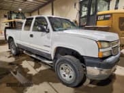✅ 2005 Chevrolet Silverado 2500HD LS • VIN: 1GCHK29U45E311987 • Lot: 93718665. Wystawiony na Copart z przebiegiem 256 364 mil. Bezpłatny archiwum sprzedaży aukcyjnych z USA i szczegółowy raport historii pojazdu na DreamBid. Zdjęcie 4.