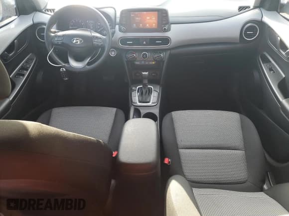 ✅ 2019 Hyundai Kona SE • VIN: KM8K12AA3KU307503 • Лот: 63345355. Опубликован ранее на Copart с пробегом 36 413 миль. Бесплатный доступ к архиву аукционных продаж из США и подробный отчёт об истории автомобиля на DreamBid. Изображение 8.
