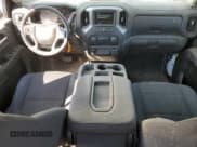 ✅ 2019 Chevrolet Silverado 1500 Work Truck • VIN: 1GCRYAEF9KZ180516 • Lot: 71236984. Wystawiony na Copart z przebiegiem 161 820 mil. Bezpłatny archiwum sprzedaży aukcyjnych z USA i szczegółowy raport historii pojazdu na DreamBid. Zdjęcie 8.