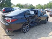 ✅ 2019 Lexus ES 350 • VIN: 58ABZ1B13KU033259 • Lot: 42874413. Wystawiony na IAAI z przebiegiem 85 465 mil. Bezpłatny archiwum sprzedaży aukcyjnych z USA i szczegółowy raport historii pojazdu na DreamBid. Zdjęcie 4.