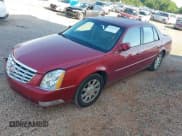 ✅ 2010 Cadillac DTS 1SA • VIN: 1G6KA5EY9AU137338 • Lot: 42641232. Wystawiony na IAAI z przebiegiem 83 131 mil. Bezpłatny archiwum sprzedaży aukcyjnych z USA i szczegółowy raport historii pojazdu na DreamBid. Zdjęcie 2.