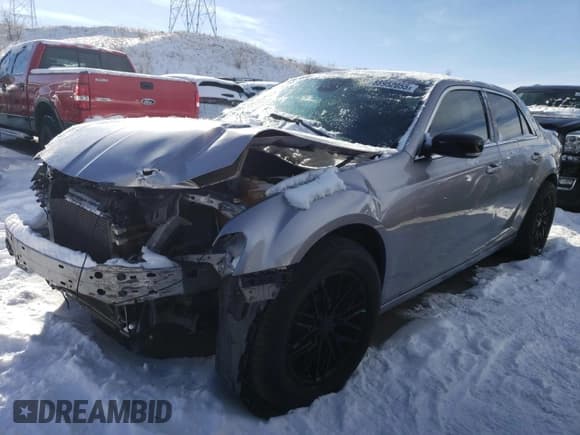 ✅ 2013 Chrysler 300 S • VIN: 2C3CCAGG4DH590142 • Лот: 88952055. Опубликован ранее на Copart с пробегом 146 325 миль. Бесплатный доступ к архиву аукционных продаж из США и подробный отчёт об истории автомобиля на DreamBid. Изображение 1.