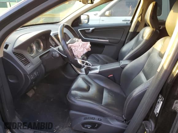 ✅ 2013 Volvo XC60 T6 • VIN: YV4902DZ2D2430700 • Лот: 89649865. Опубликован ранее на Copart с пробегом 112 987 миль. Бесплатный доступ к архиву аукционных продаж из США и подробный отчёт об истории автомобиля на DreamBid. Изображение 7.