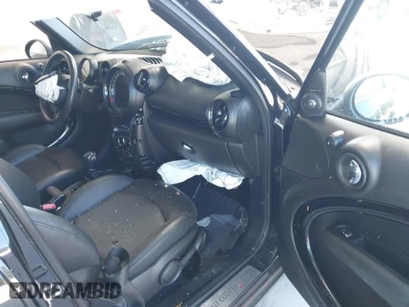 ✅ 2016 MINI Countryman S • VIN: WMWZC3C55GWT10964 • Lot: 43447144. Listed on IAAI with 97,145 mi. Free auction sales archive from the USA and detailed vehicle history report at DreamBid. Image 5.