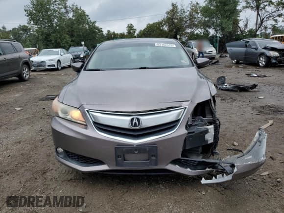 ✅ 2015 Acura ILX Premium • VIN: 19VDE1F55FE009880 • Lot: 82142315. Wystawiony na Copart z przebiegiem 104 886 mil. Bezpłatny archiwum sprzedaży aukcyjnych z USA i szczegółowy raport historii pojazdu na DreamBid. Zdjęcie 5.
