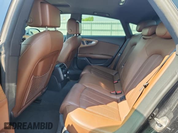 ✅ 2016 Audi A7 Prestige • VIN: WAU2GAFC0GN076968 • Лот: 70297615. Опубликован ранее на Copart с пробегом 110 758 миль. Бесплатный доступ к архиву аукционных продаж из США и подробный отчёт об истории автомобиля на DreamBid. Изображение 10.