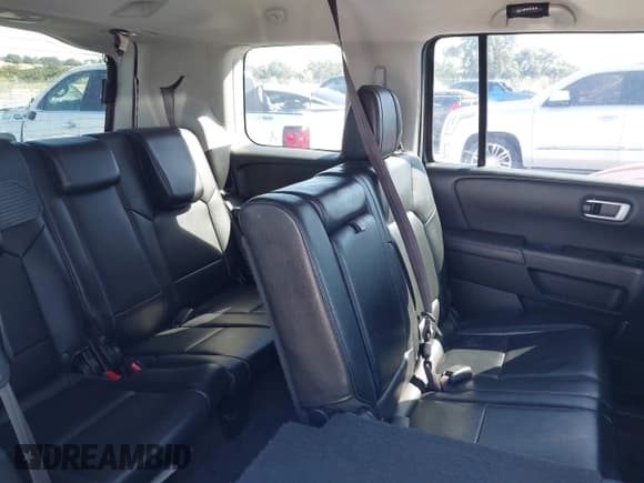 ✅ 2012 Honda Pilot EX-L • VIN: 5FNYF3H62CB022552 • Lot: 43556702. Listed on IAAI with 213,233 mi. Free auction sales archive from the USA and detailed vehicle history report at DreamBid. Image 8.