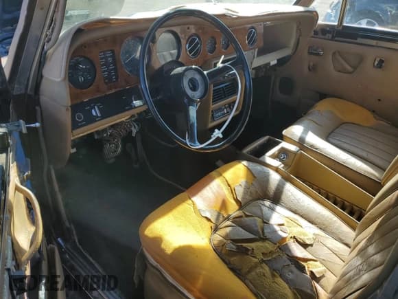 ✅ 1979 Rolls-Royce Silver Seraph • VIN: SRK39237 • Лот: 82617014. Опубликован ранее на Copart с пробегом 102 900 миль. Бесплатный доступ к архиву аукционных продаж из США и подробный отчёт об истории автомобиля на DreamBid. Изображение 8.