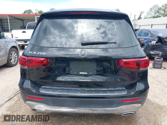 ✅ 2022 Mercedes-Benz GLB 250 • VIN: W1N4M4GB9NW239418 • Лот: 42448844. Опубликован ранее на IAAI с пробегом 51 836 миль. Бесплатный доступ к архиву аукционных продаж из США и подробный отчёт об истории автомобиля на DreamBid. Изображение 17.