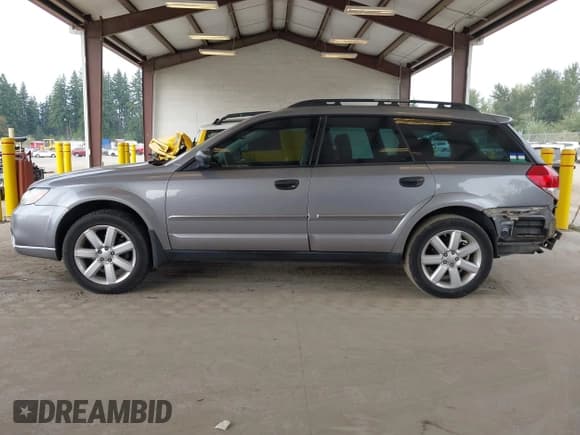 ✅ 2008 Subaru Outback i • VIN: 4S4BP61C887346747 • Lot: 43140102. Listed on IAAI with 164,988 mi. Free auction sales archive from the USA and detailed vehicle history report at DreamBid. Image 15.