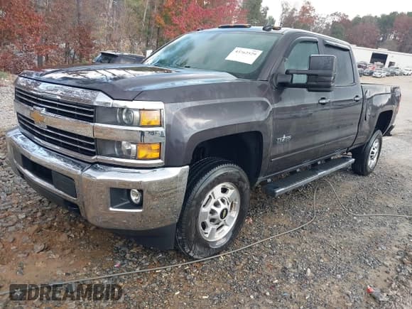 ✅ 2016 Chevrolet Silverado 2500HD LT • VIN: 1GC1KVEG8GF108407 • Лот: 43762529. Опубликован ранее на IAAI с пробегом 216 824 миль. Бесплатный доступ к архиву аукционных продаж из США и подробный отчёт об истории автомобиля на DreamBid. Изображение 2.