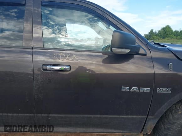 ✅ 2010 Dodge 1500 ST • VIN: 1D7RV1GT9AS261895 • Lot: 43017224. Wystawiony na IAAI z przebiegiem 178 583 mil. Bezpłatny archiwum sprzedaży aukcyjnych z USA i szczegółowy raport historii pojazdu na DreamBid. Zdjęcie 5.