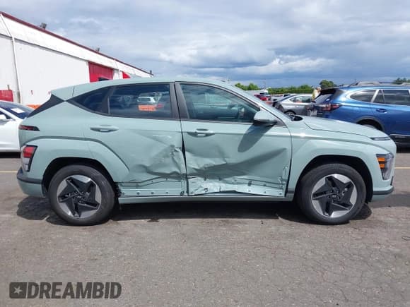 ✅ 2025 Hyundai Kona • VIN: KM8HB3A77SU018500 • Lot: 42294437. Listed on IAAI with 6,216 mi. Free auction sales archive from the USA and detailed vehicle history report at DreamBid. Image 13.