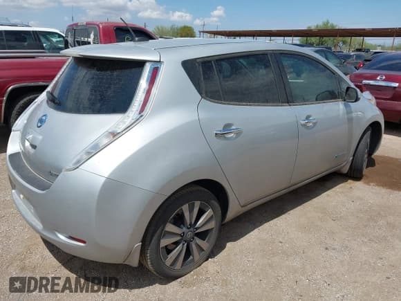 ✅ 2017 Nissan LEAF S • VIN: 1N4BZ0CP5HC302486 • Лот: 43021859. Опубликован ранее на IAAI с пробегом 102 404 миль. Бесплатный доступ к архиву аукционных продаж из США и подробный отчёт об истории автомобиля на DreamBid. Изображение 4.