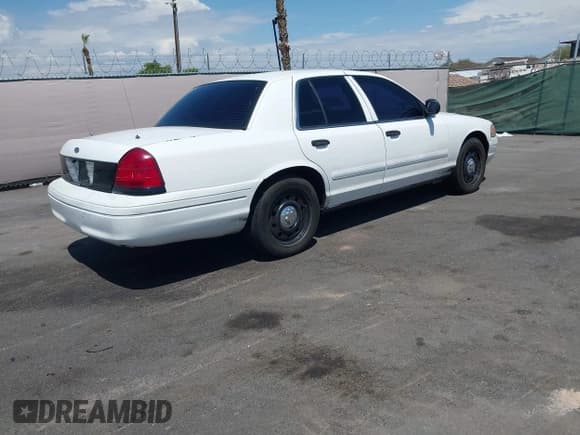 ✅ 2008 Ford Police Interceptor • VIN: 2FAFP71V58X173251 • Lot: 42785750. Listed on IAAI with Not provided. Free auction sales archive from the USA and detailed vehicle history report at DreamBid. Image 4.
