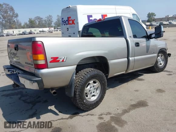✅ 2000 Chevrolet Silverado 1500 LS • VIN: 1GCEK14T2YZ191504 • Лот: 42987319. Опубликован ранее на IAAI с пробегом 169 114 миль. Бесплатный доступ к архиву аукционных продаж из США и подробный отчёт об истории автомобиля на DreamBid. Изображение 4.