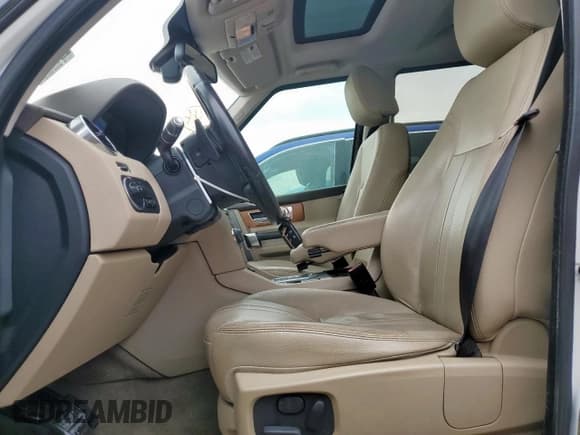 ✅ 2015 Land Rover LR4 HSE • VIN: SALAG2V61FA774262 • Lot: 51771625. Listed on Copart with 112,796 mi. Free auction sales archive from the USA and detailed vehicle history report at DreamBid. Image 7.
