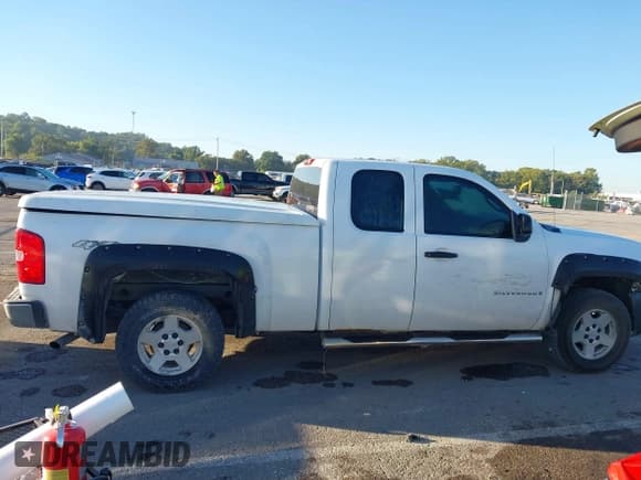 ✅ 2009 Chevrolet Silverado 1500 Work Truck • VIN: 1GCEK19C19Z156494 • Lot: 43396713. Listed on IAAI with 188,747 mi. Free auction sales archive from the USA and detailed vehicle history report at DreamBid. Image 13.