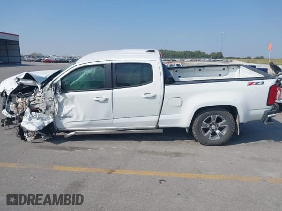 ✅ 2019 Chevrolet Colorado 4WD Z71 • VIN: 1GCGTDEN1K1141139 • Lot: 43227859. Listed on IAAI with Not provided. Free auction sales archive from the USA and detailed vehicle history report at DreamBid. Image 14.