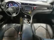 ✅ 2020 Toyota Camry SE • VIN: 4T1G11BK0LU007216 • Lot: 61894545. Wystawiony na Copart z przebiegiem 110 818 mil. Bezpłatny archiwum sprzedaży aukcyjnych z USA i szczegółowy raport historii pojazdu na DreamBid. Zdjęcie 8.