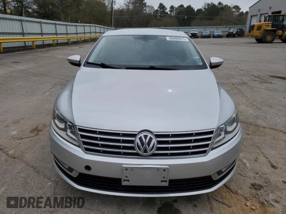 ✅ 2015 Volkswagen CC R-Line • VIN: WVWBN7AN5FE817893 • Lot: 89400875. Listed on Copart with 154,105 mi. Free auction sales archive from the USA and detailed vehicle history report at DreamBid. Image 5.
